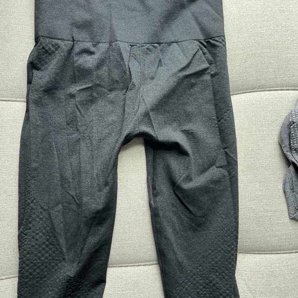 Gymshark Vital Seamless Leggings, dark gray/ black, Size small - Picture 7 of 7